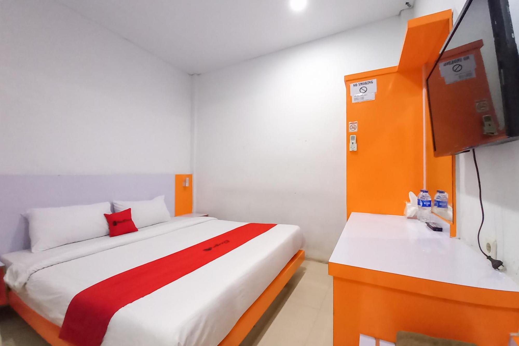 Reddoorz Premium At Hotel T-One Jambi Tanjungjohor Buitenkant foto