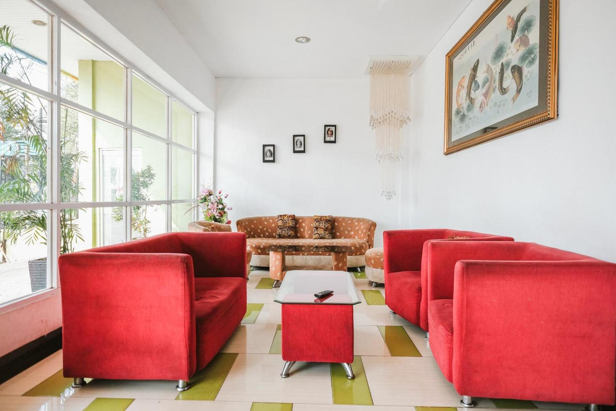 Reddoorz Premium At Hotel T-One Jambi Tanjungjohor Buitenkant foto